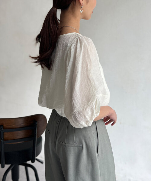 Chez toi（シェトワ）の「ランタンスリーブセミシアーブラウス（シャツ/ブラウス・レディース・モカ/ブラック/オフホワイト・FREE）」の9枚目の写真