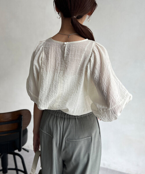 Chez toi（シェトワ）の「ランタンスリーブセミシアーブラウス（シャツ/ブラウス・レディース・モカ/ブラック/オフホワイト・FREE）」の10枚目の写真