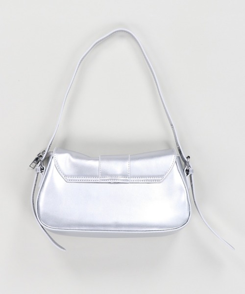 SPINNS（スピンズ）の「丸バックル 合皮ハンドバッグ（ハンドバッグ・レディース・ブラック/シルバー・ONESIZE）」の11枚目の写真