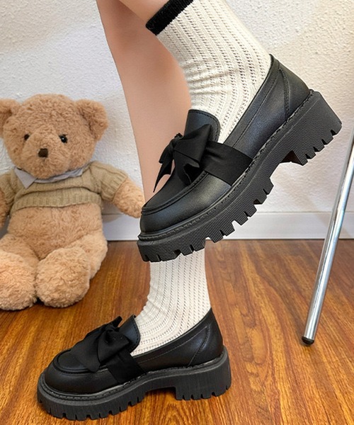 Teem Store(チームストア)の「リボン付き フェミニン厚底ボリュームヒールローファー(ローファー・レディース・その他2/ブラウン/ブラック系その他/その他/ブラック・36/38/40)」の8枚目の写真