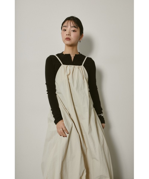 DRWCYS（ドロシーズ）の「バルーンボリュームキャミワンピース（ワンピース・レディース・ブラック/アイボリー・FREE）」の6枚目の写真