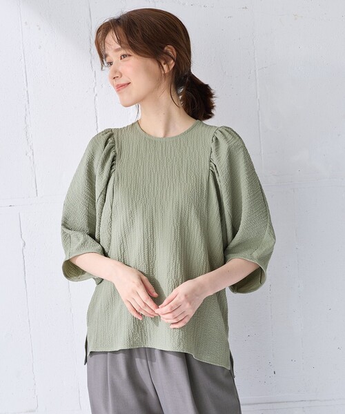 ANY（エニィ）の「ボリュームショルダーふくれプルオーバー（Tシャツ/カットソー・レディース・ダークブラウン系/ブラック系/ホワイト系/スモーキーグリーン系・F）」の2枚目の写真