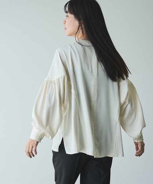 RONEL（ロネル）の「【RONEL】ワッシャーサテンドルマンブラウス（シャツ/ブラウス・レディース・オフホワイト/ネイビー・FREE）」の4枚目の写真