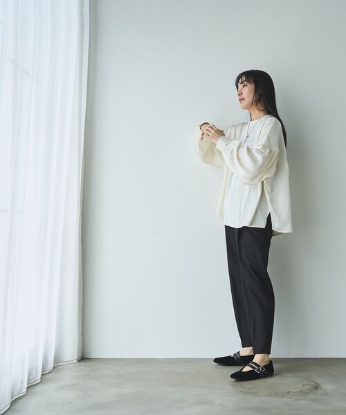 RONEL（ロネル）の「【RONEL】ワッシャーサテンドルマンブラウス（シャツ/ブラウス・レディース・オフホワイト/ネイビー・FREE）」の9枚目の写真