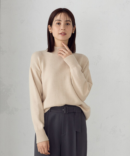 COMME CA ISM(コムサイズム)の「バックスリット ハイネックニット(ニット/セーター・レディース・ベージュ/ネイビー/モカ・MEDIUM/LARGE)」の18枚目の写真