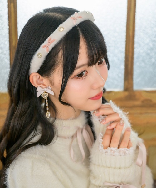 ROJITA(ロジータ)の「ゆらゆらパールリボンイヤリング(イヤリング・レディース・ピンク/ブラック・FREE)」の16枚目の写真
