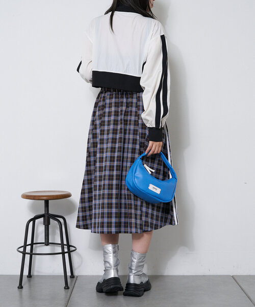 CIAOPANIC（チャオパニック）の「スニーカーソールミドルブーツ（ブーツ・レディース・ブラック/シルバー・SMALL/MEDIUM/LARGE）」の16枚目の写真