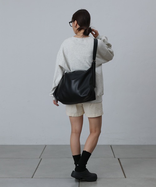 COLONY 2139(コロニートゥーワンスリーナイン)の「ソフトレクタングルバッグ(ショルダーバッグ・レディース・ブラック/シルバー・FREE)」の13枚目の写真