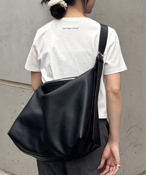 ソフトレクタングルバッグ（ショルダーバッグ）｜COLONY 2139