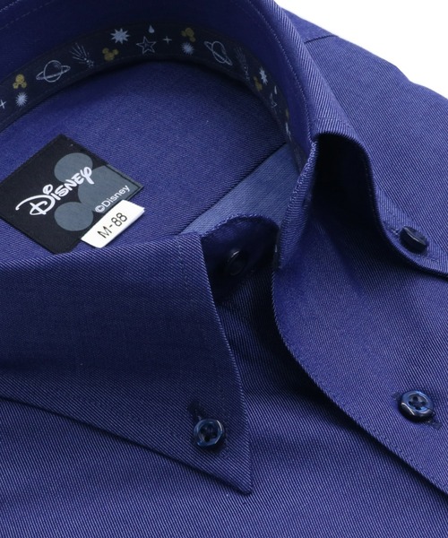 TOKYO SHIRTS(トウキョウシャツ)の「【Disney ディズニー】形態安定ノーアイロン ボタンダウン 長袖ビジネスワイシャツ(大きいサイズ・長いサイズ)(ビジネスシャツ・メンズ・ダークブルー・首回り45cm-裄丈82cm/首回り43cm-裄丈90cm/首回り42cm-裄丈90cm/首回り39cm-裄丈88cm/首回り47cm-裄丈90cm/首回り47cm-裄丈86cm/首回り45cm-裄丈90cm/首回り45cm-裄丈86cm)」の2枚目の写真