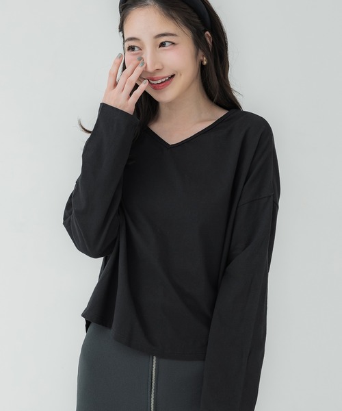 coca(coca)(コカ)の「Vネックコットンカットソー(Tシャツ/カットソー・レディース・ブラック/ホワイト・S/M/L)」の2枚目の写真