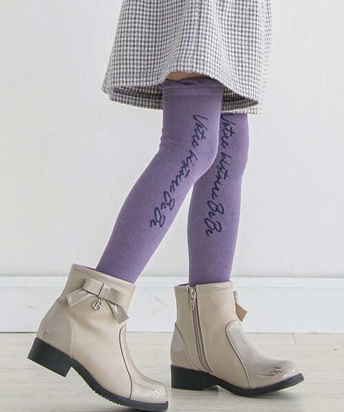 BeBe（ベベ）の「エナメル切り替えリボンモチーフショートブーツ (16~21cm)（ブーツ・キッズ・ベージュ/ブラック・18.0cm/19.0cm/20.0cm/21.0cm/16.0cm/17.0cm）」の3枚目の写真