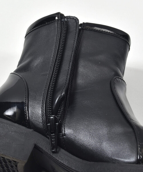 BeBe（ベベ）の「エナメル切り替えリボンモチーフショートブーツ (16~21cm)（ブーツ・キッズ・ベージュ/ブラック・18.0cm/19.0cm/20.0cm/21.0cm/16.0cm/17.0cm）」の13枚目の写真