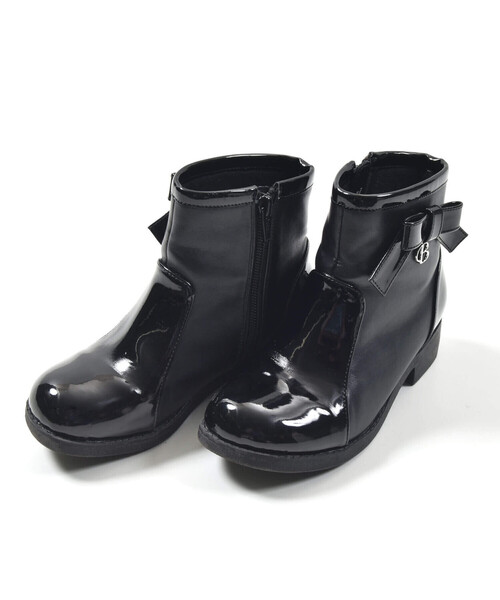 BeBe（ベベ）の「エナメル切り替えリボンモチーフショートブーツ (16~21cm)（ブーツ・キッズ・ベージュ/ブラック・18.0cm/19.0cm/20.0cm/21.0cm/16.0cm/17.0cm）」の16枚目の写真