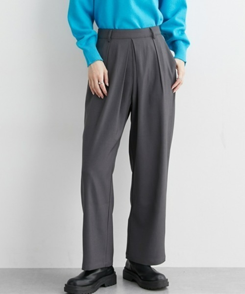 nissen(ニッセン)の「タック入ストレートパンツ(その他パンツ・レディース・チャコール/ブラック・M/L)」の1枚目の写真