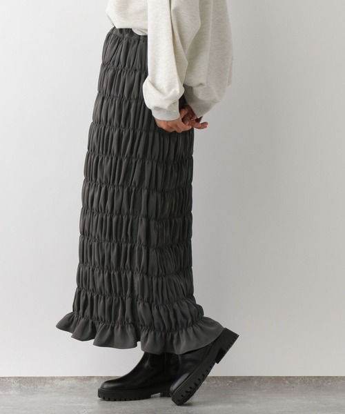 LEPSIM(レプシィム)の「無地シャーリングスカート2 147554(スカート・レディース・アイボリー/チャコールグレー・FREE)」の12枚目の写真
