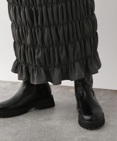 LEPSIM(レプシィム)の「無地シャーリングスカート2 147554(スカート・レディース・アイボリー/チャコールグレー・FREE)」の19枚目の写真