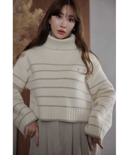 Her lip to(ハーリップトゥー)の「Striped Turtleneck Knit Pullover(ニット/セーター・レディース・ブラック/ブラウン系/ベージュ系/ホワイト・FREE)」の4枚目の写真
