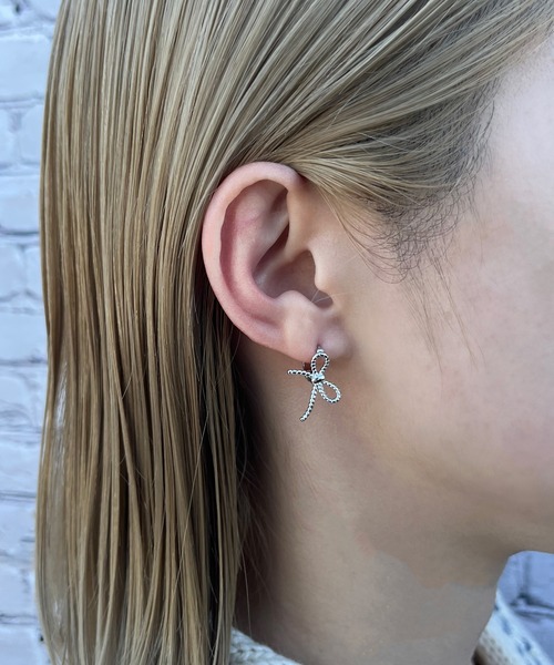 poiregnee（ポワニェ）の「［select］リボンピアス（ピアス（両耳用）・レディース・シルバー・FREE）」の2枚目の写真