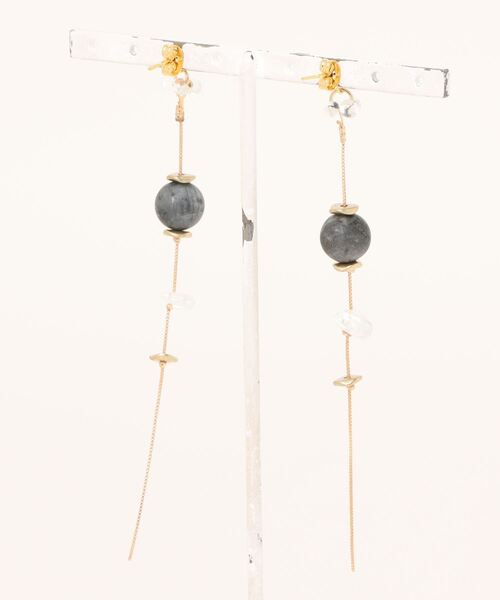 tone(トーン)の「【YM】天然石チャーム×ロング サージカルステンレスピアス(MA)(ピアス(両耳用)・レディース・ゴールド・FREE)」の4枚目の写真
