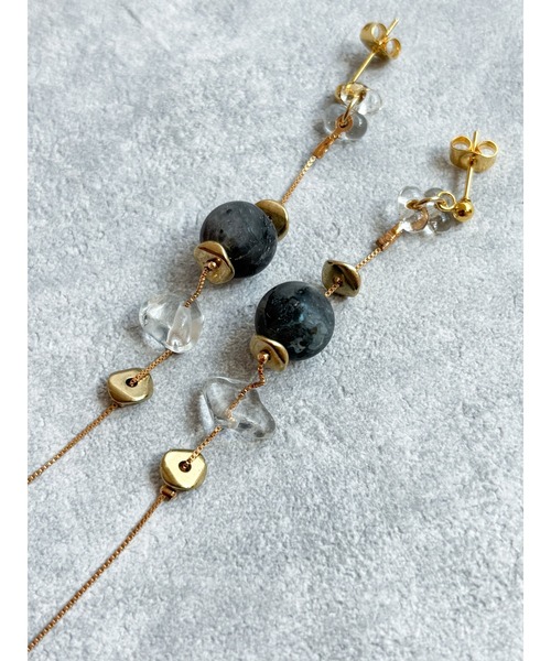 tone(トーン)の「【YM】天然石チャーム×ロング サージカルステンレスピアス(MA)(ピアス(両耳用)・レディース・ゴールド・FREE)」の3枚目の写真