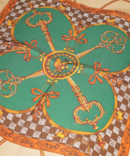 Edit Sheen(エディットシーン)の「ロイヤルキープリントスカーフ(ストール/ショール・レディース・ブラウン/ゴールド/ブルー・FREE)」の5枚目の写真