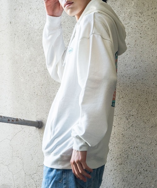 MODISH GAZE（モディシュガゼ）の「【MODISH GAZE】Adventure裏毛プルパーカー(CP)（パーカー・レディース・グレイッシュベージュ/オフホワイト/チャコール・M/L）」の9枚目の写真