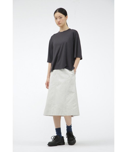 MARGARET HOWELL(マーガレットハウエル)の「SUPERFINE WOOL JERSEY(Tシャツ/カットソー・レディース・スモークグレー/キャメル・2)」の7枚目の写真
