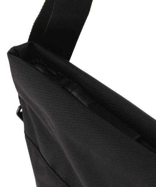THE NORTH FACE（ザノースフェイス）の「THE NORTH FACE (ザ・ノース・フェイス）Pyrenees Shoulder L NM82508 ピレネーショルダーL（ショルダーバッグ・メンズ・ブラック・F）」の14枚目の写真