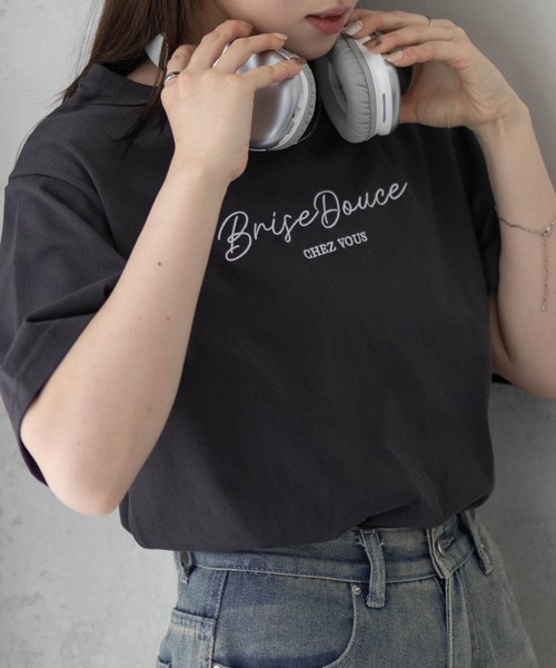 Mac-House(マックハウス)の「T-GRAPHICS ロゴ刺繍Tシャツ(Tシャツ/カットソー・レディース・ピンク/チャコールグレー/モカ・L/M)」の5枚目の写真