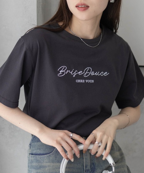 Mac-House(マックハウス)の「T-GRAPHICS ロゴ刺繍Tシャツ(Tシャツ/カットソー・レディース・ピンク/チャコールグレー/モカ・L/M)」の6枚目の写真