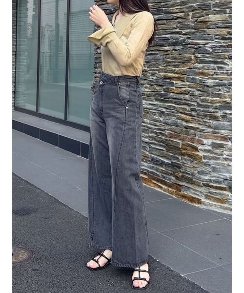 LAGUNAMOON(ラグナムーン)の「シアージャガードビッグカラーニットプルオーバー(ニット/セーター・レディース・ホワイト/ブラック/ライトグリーン・FREE)」の5枚目の写真