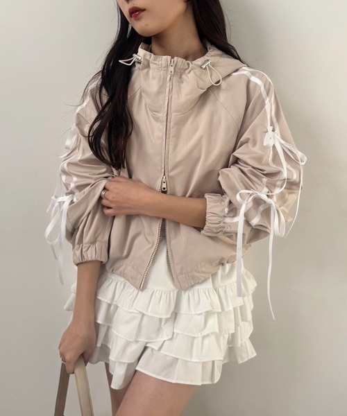 one after another NICE CLAUP（ワンアフターアナザーナイスクラップ）の「サイドラインリボンブルゾン（ブルゾン・レディース・ベージュ/ブラック/アイボリー・FREE）」の3枚目の写真