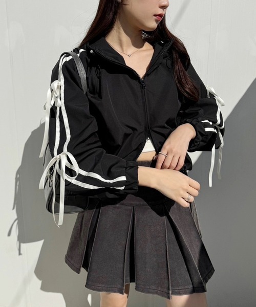 one after another NICE CLAUP（ワンアフターアナザーナイスクラップ）の「サイドラインリボンブルゾン（ブルゾン・レディース・ベージュ/ブラック/アイボリー・FREE）」の2枚目の写真