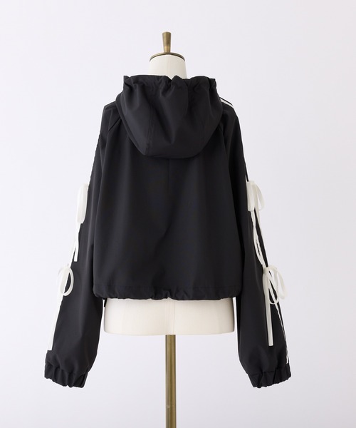 one after another NICE CLAUP（ワンアフターアナザーナイスクラップ）の「サイドラインリボンブルゾン（ブルゾン・レディース・ベージュ/ブラック/アイボリー・FREE）」の6枚目の写真