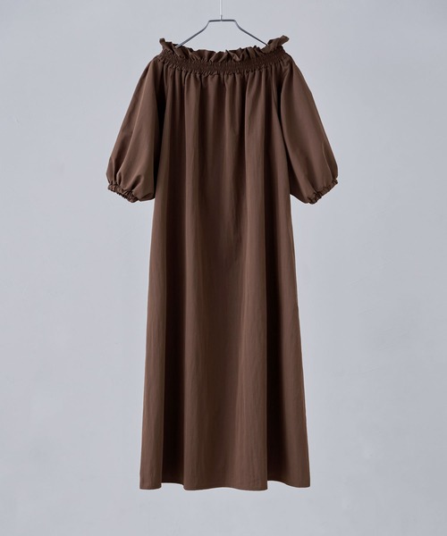 etoll.（エトル）の「タフタボリュームオフショルワンピース（ワンピース・レディース・ブラウン/アイボリー/ブラック・M）」の11枚目の写真