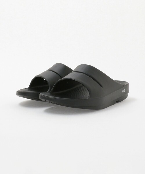 OOFOS(ウーフォス)の「<OOFOS> OOahh/リカバリーサンダル(サンダル・メンズ・ブラック・8/10/9/7)」の2枚目の写真