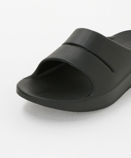 OOFOS(ウーフォス)の「<OOFOS> OOahh/リカバリーサンダル(サンダル・メンズ・ブラック・8/10/9/7)」の8枚目の写真