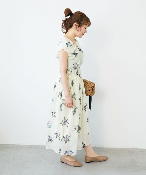 le.coeur blanc(ルクールブラン)の「《WEB/一部店舗限定アイテム》KAZUMIDOIボタニカルギャザーワンピース(ワンピース・レディース・ブラック/アイボリー・38)」の20枚目の写真