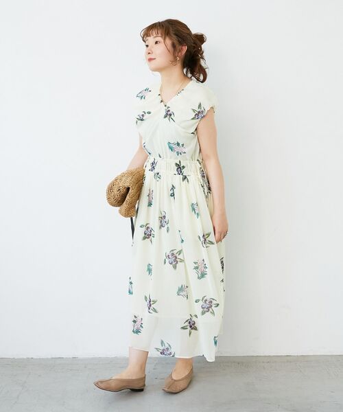 le.coeur blanc(ルクールブラン)の「《WEB/一部店舗限定アイテム》KAZUMIDOIボタニカルギャザーワンピース(ワンピース・レディース・ブラック/アイボリー・38)」の22枚目の写真