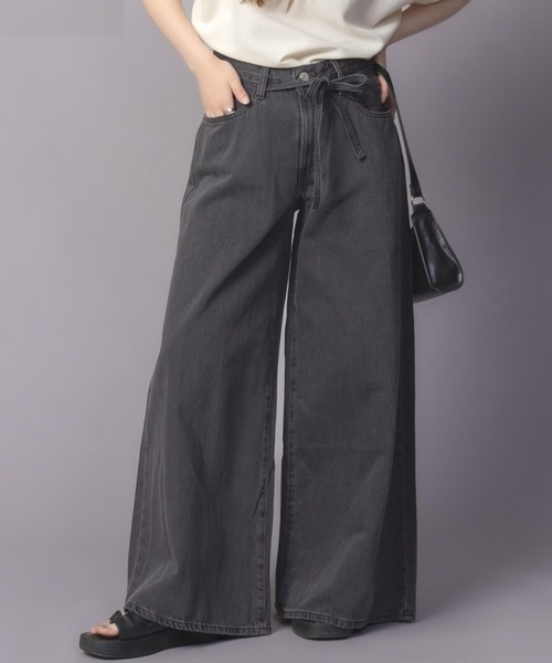 Levi's(リーバイス)の「【Levi's(R) 】 SUPER WIDE JEANS / スーパーワイドジーンズ 001T3(デニムパンツ・レディース・ブラック/ブルー系・25inch/26inch/27inch)」の2枚目の写真
