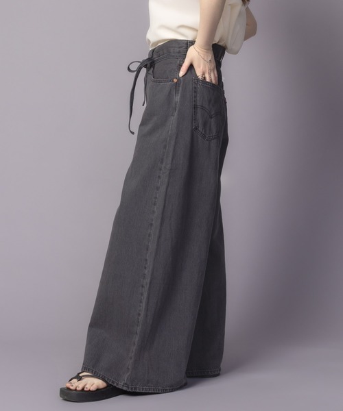 Levi's(リーバイス)の「【Levi's(R) 】 SUPER WIDE JEANS / スーパーワイドジーンズ 001T3(デニムパンツ・レディース・ブラック/ブルー系・25inch/26inch/27inch)」の6枚目の写真