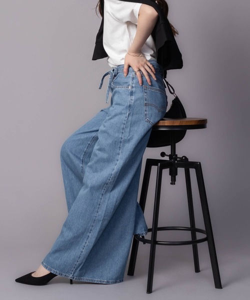 Levi's(リーバイス)の「【Levi's(R) 】 SUPER WIDE JEANS / スーパーワイドジーンズ 001T3(デニムパンツ・レディース・ブラック/ブルー系・25inch/26inch/27inch)」の7枚目の写真
