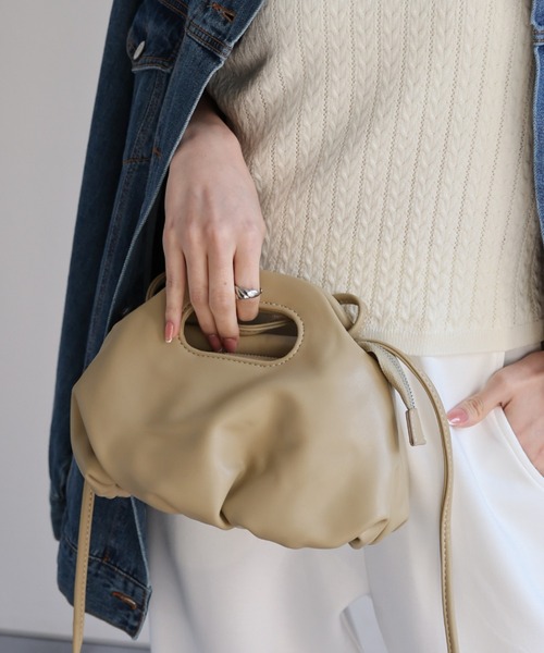 sakishimatokyo(サキシマトーキョー)の「【2WAY】合皮ショルダーバッグ/ギャザー/BAG/バック(ショルダーバッグ・レディース・オフホワイト/ブラック/ベージュ・FREE)」の2枚目の写真
