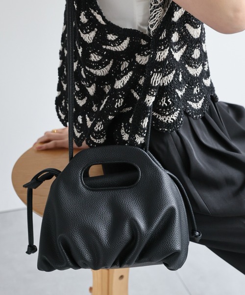 sakishimatokyo(サキシマトーキョー)の「【2WAY】合皮ショルダーバッグ/ギャザー/BAG/バック(ショルダーバッグ・レディース・オフホワイト/ブラック/ベージュ・FREE)」の1枚目の写真