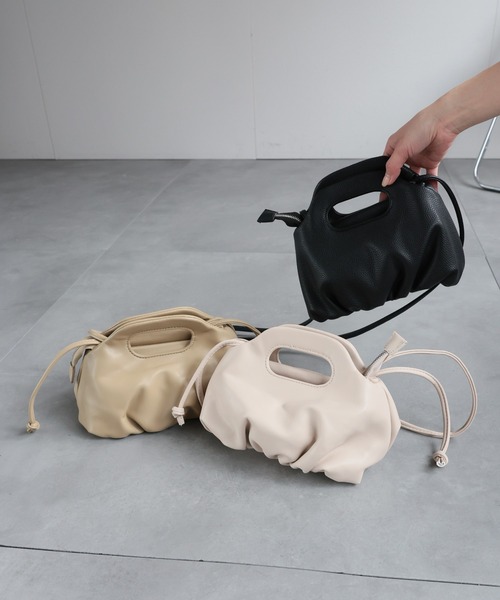 sakishimatokyo(サキシマトーキョー)の「【2WAY】合皮ショルダーバッグ/ギャザー/BAG/バック(ショルダーバッグ・レディース・オフホワイト/ブラック/ベージュ・FREE)」の4枚目の写真