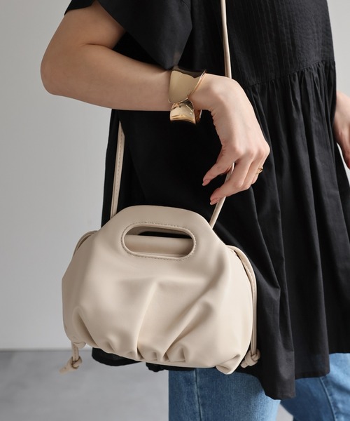 sakishimatokyo(サキシマトーキョー)の「【2WAY】合皮ショルダーバッグ/ギャザー/BAG/バック(ショルダーバッグ・レディース・オフホワイト/ブラック/ベージュ・FREE)」の12枚目の写真