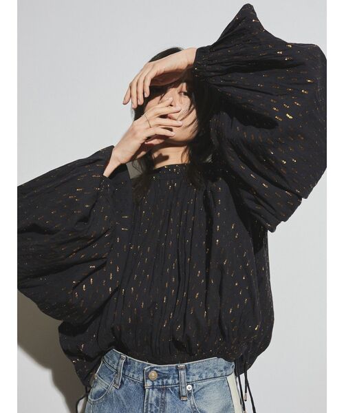 Ungrid(アングリッド)の「【Htage】ラメドビーサイドスリットボリュームブラウス(シャツ/ブラウス・レディース・ブラック/オフホワイト・FREE)」の5枚目の写真