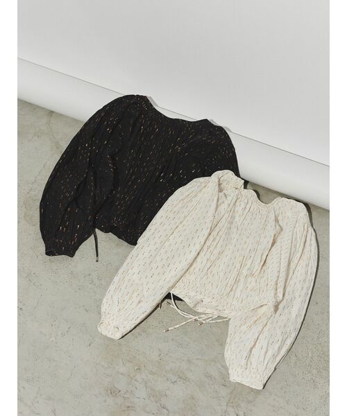 Ungrid(アングリッド)の「【Htage】ラメドビーサイドスリットボリュームブラウス(シャツ/ブラウス・レディース・ブラック/オフホワイト・FREE)」の10枚目の写真