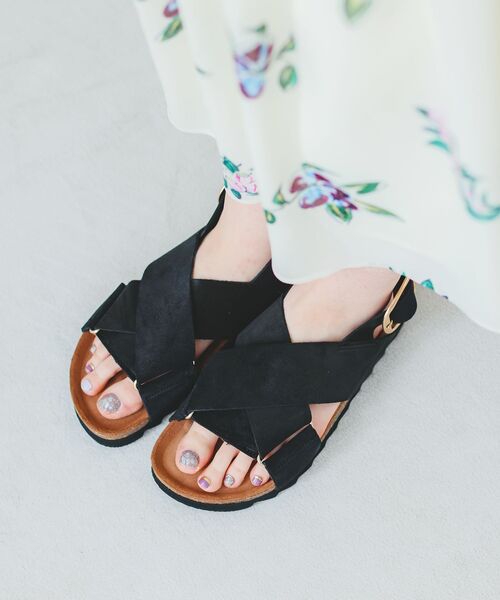 le.coeur blanc(ルクールブラン)の「《履き心地抜群◎》VINILOクロスベルトサンダル(サンダル・レディース・ブラック/モカ・37/38)」の2枚目の写真